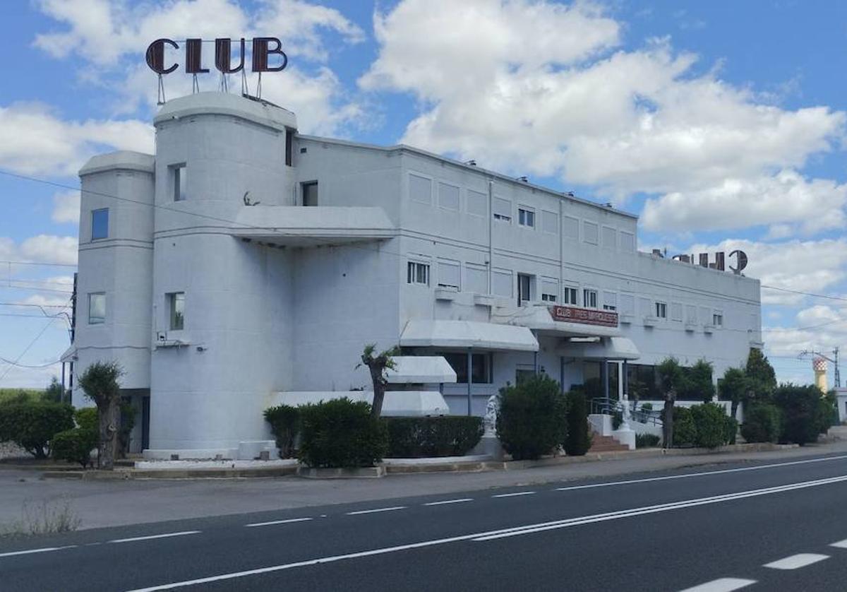 Imagen del local donde ha aparecido la mujer fallecida.