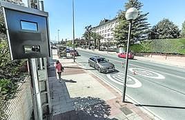 Uno de los nuevos radares fijos instalado en avenida de Madrid y que sustituirá a los dos existentes.