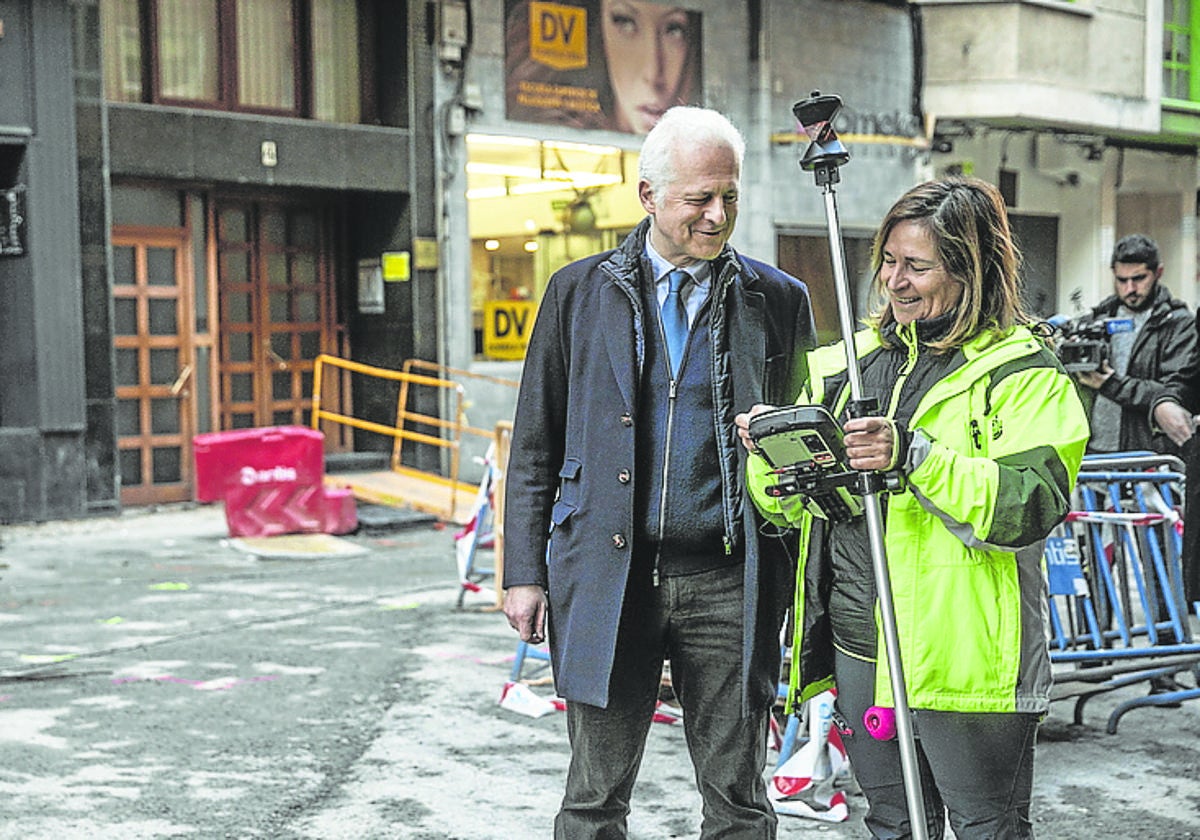 El alcalde, de obras por Logroño.