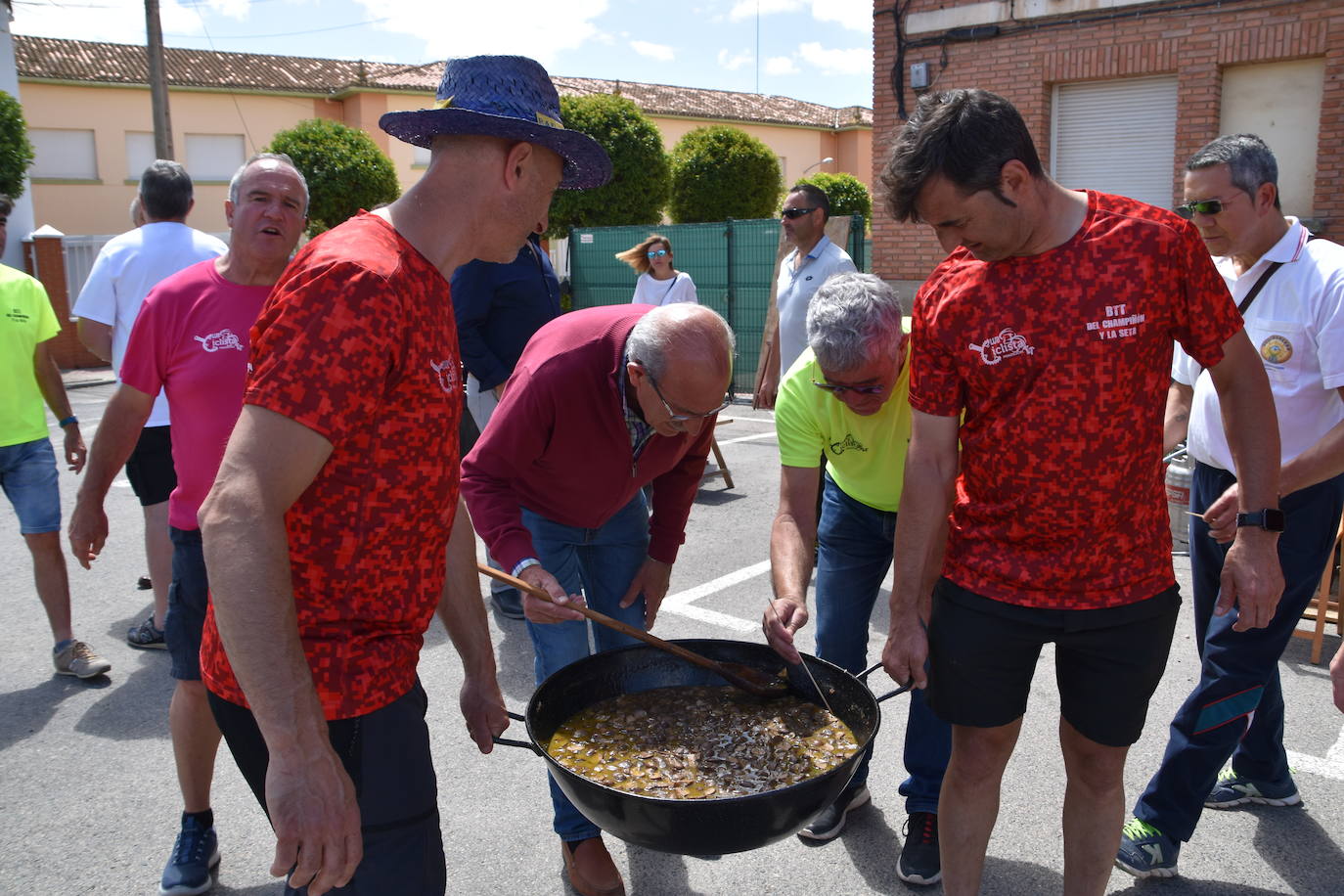 Domingo de Fungitur y feria intercultural en Pradejón