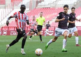 Thior, en el partido de esta temporada ante el Athletic B.