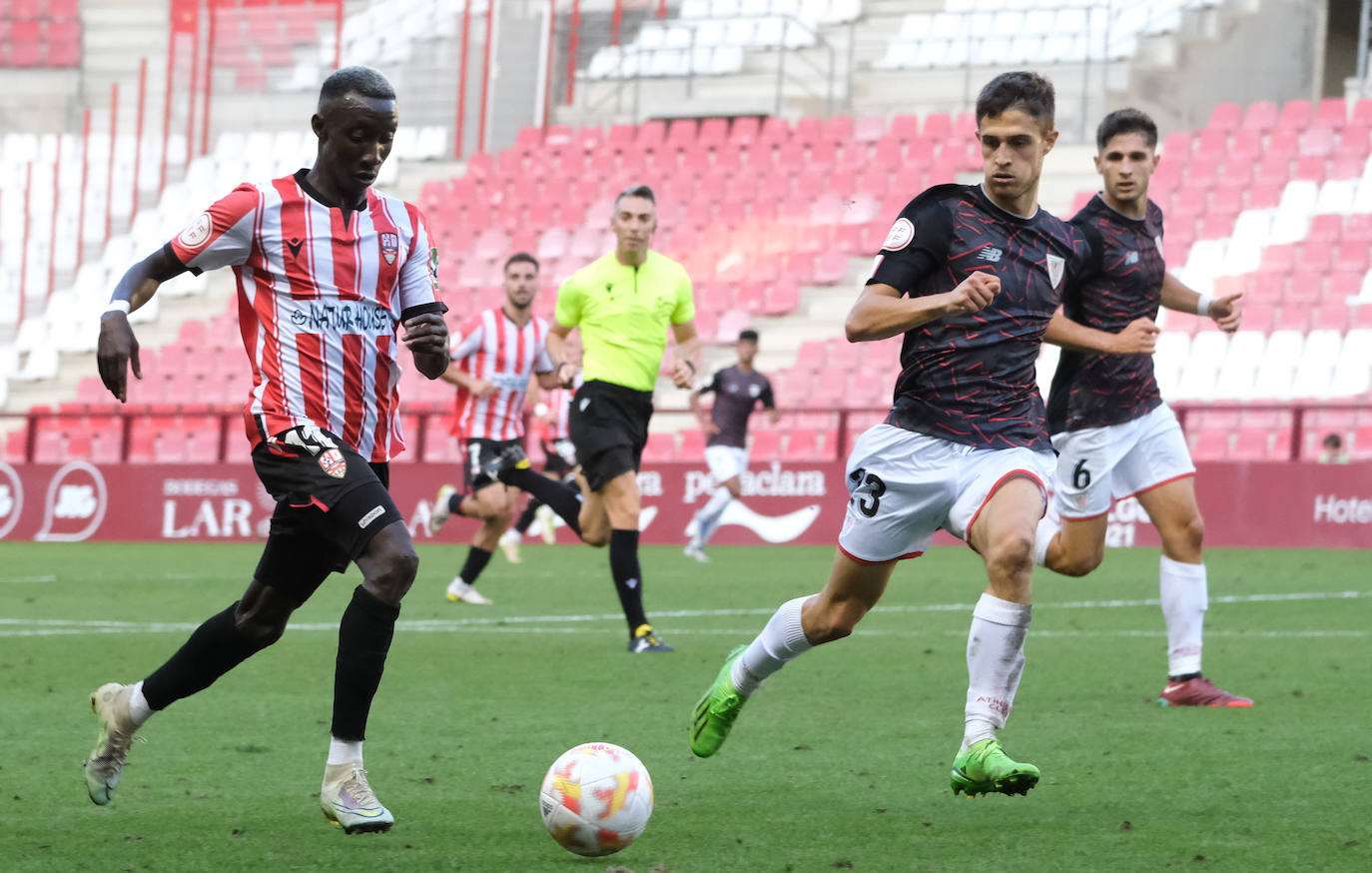 Thior, en el partido de esta temporada ante el Athletic B.