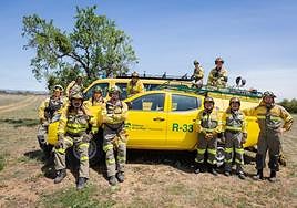 Miembros de los retenes de Santurde y Torrecilla recibieron ayer formación en Agoncillo.