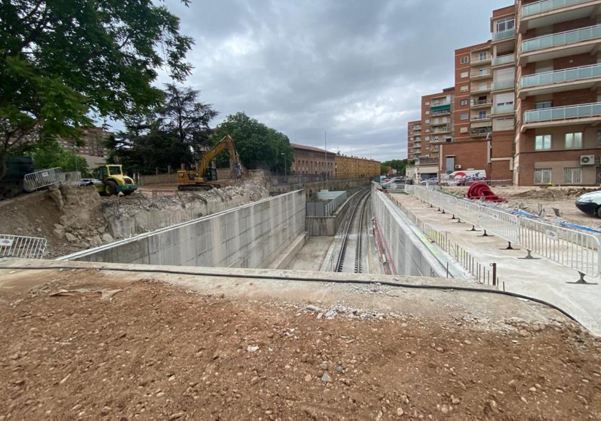 Últimos preparativos en torno al cajón ferroviario para armar el nuevo tablero.