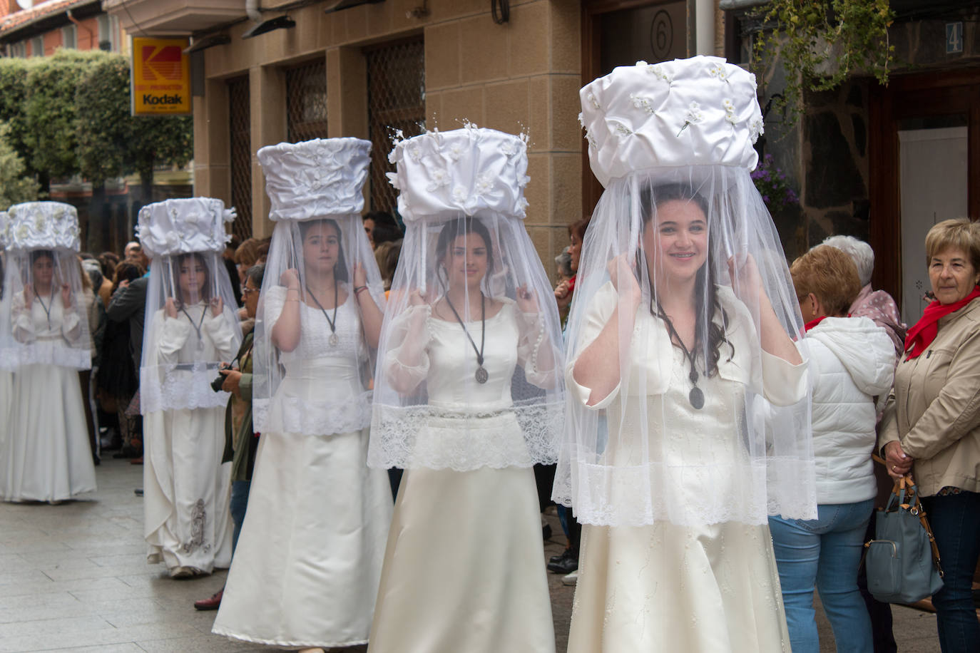 La procesión de las doncellas en Santo Domingo