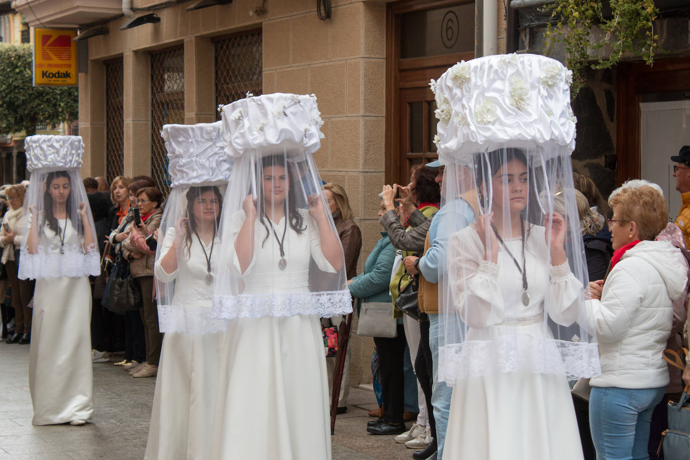 La procesión de las doncellas en Santo Domingo