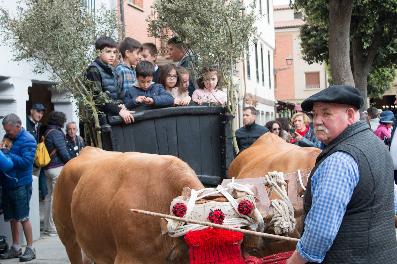 La procesión de las doncellas en Santo Domingo