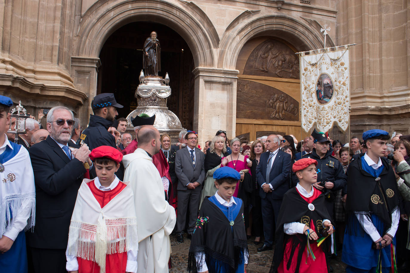 Santo Domingo se vuelca con su patrón