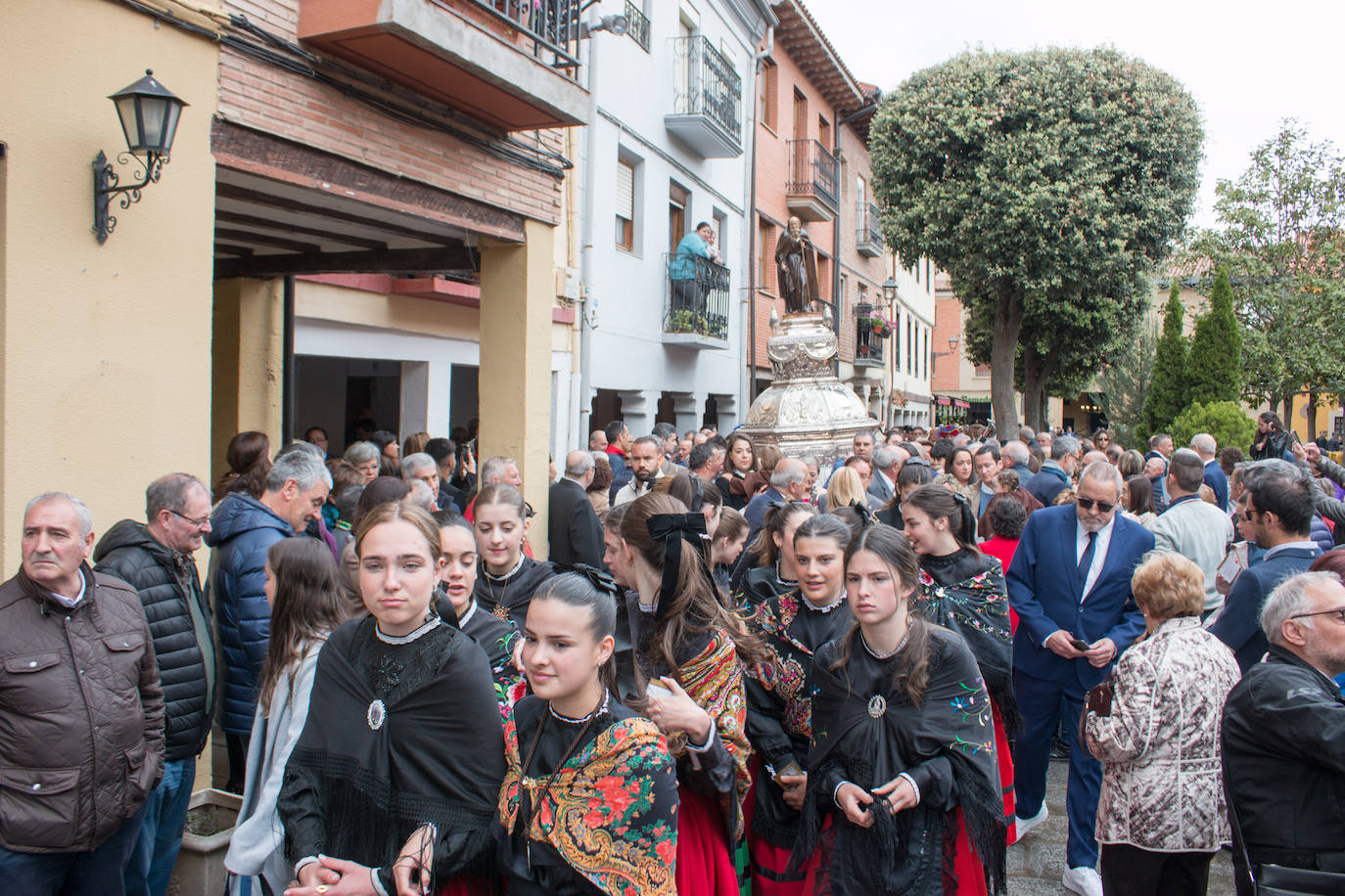 Santo Domingo se vuelca con su patrón