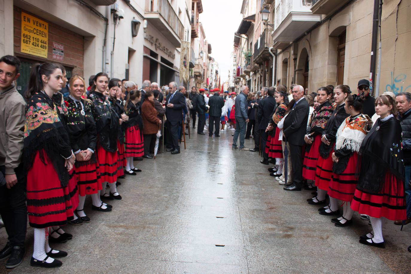 Santo Domingo se vuelca con su patrón