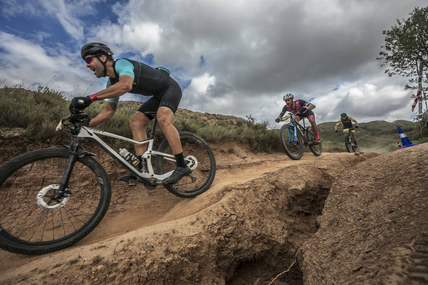 La primera etapa de La Rioja Bike Race, en imágenes