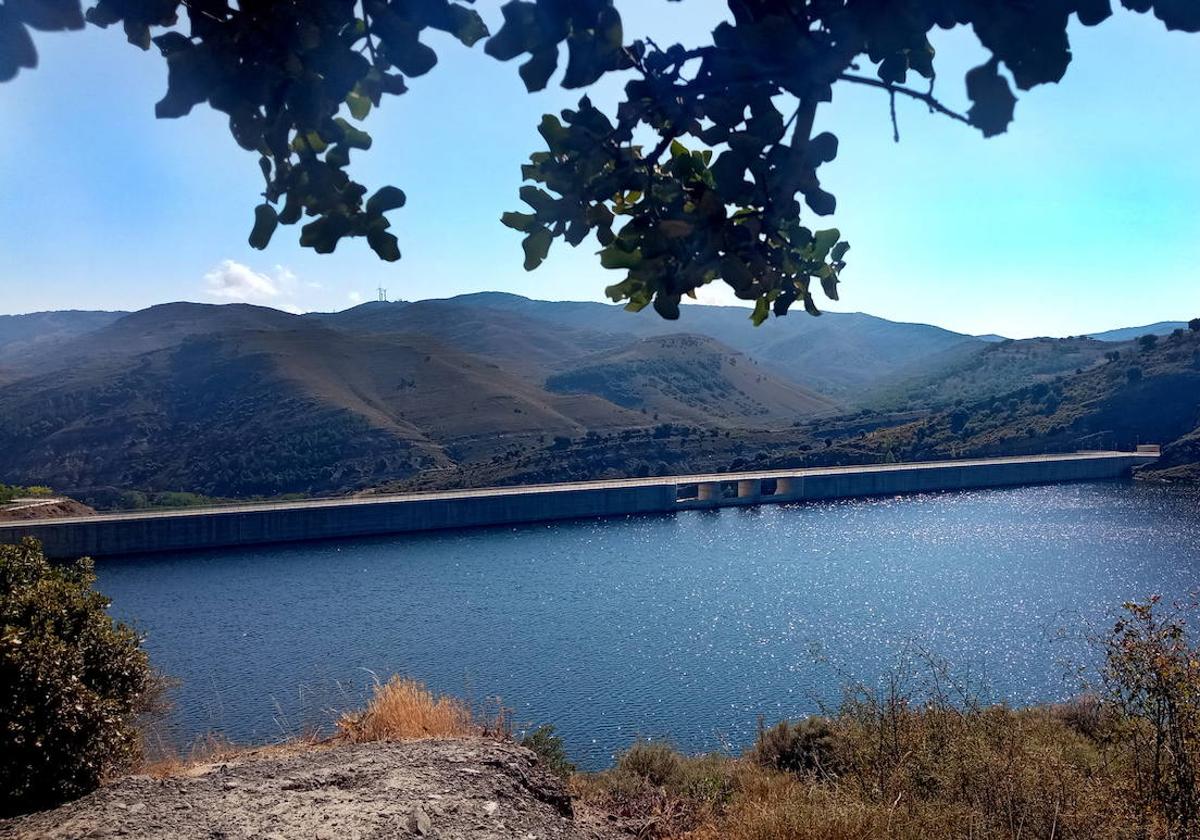 El pantano de Enciso en máximos en su última fase de llenado, el pasado verano.