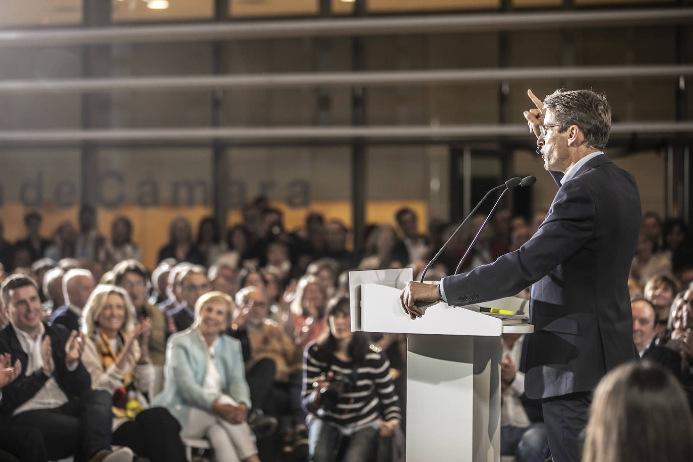 Mitin de Feijóo en Riojafórum