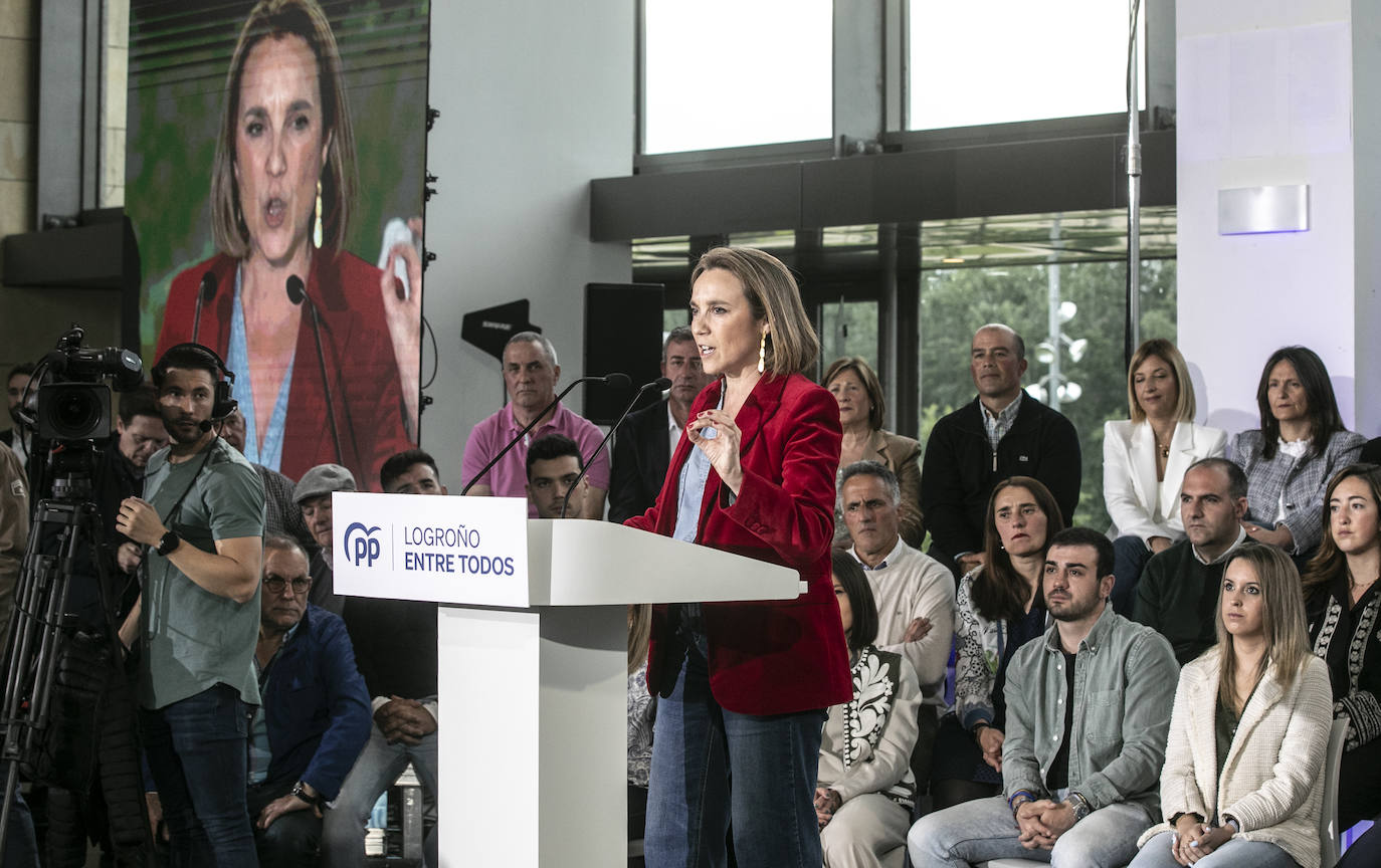 Mitin de Feijóo en Riojafórum