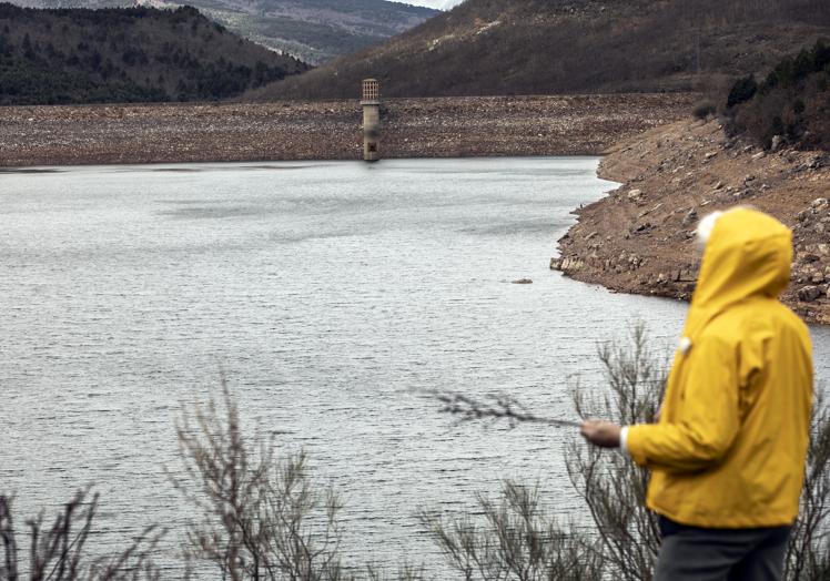 Embalse de Pajares a finales marzo.