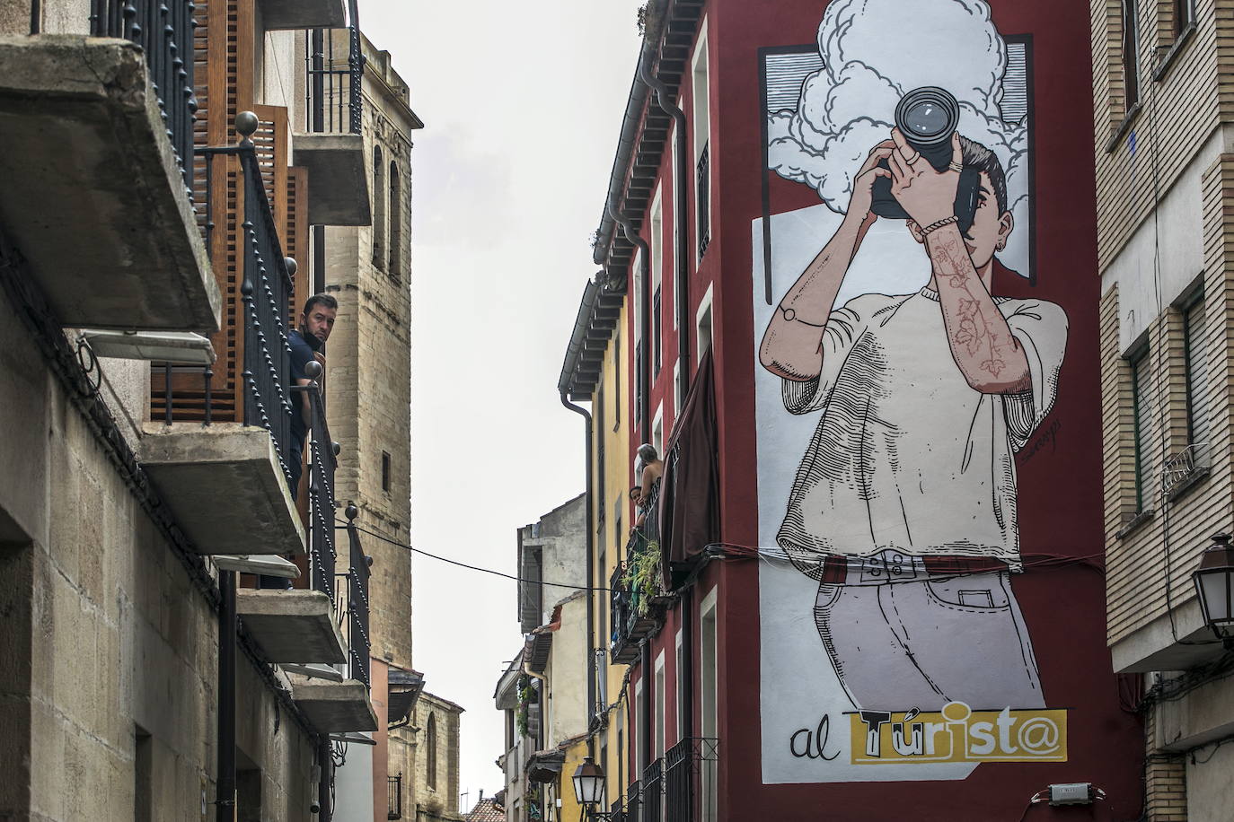 Mural dedicado «al turista» en el Casco Antiguo de Logroño.