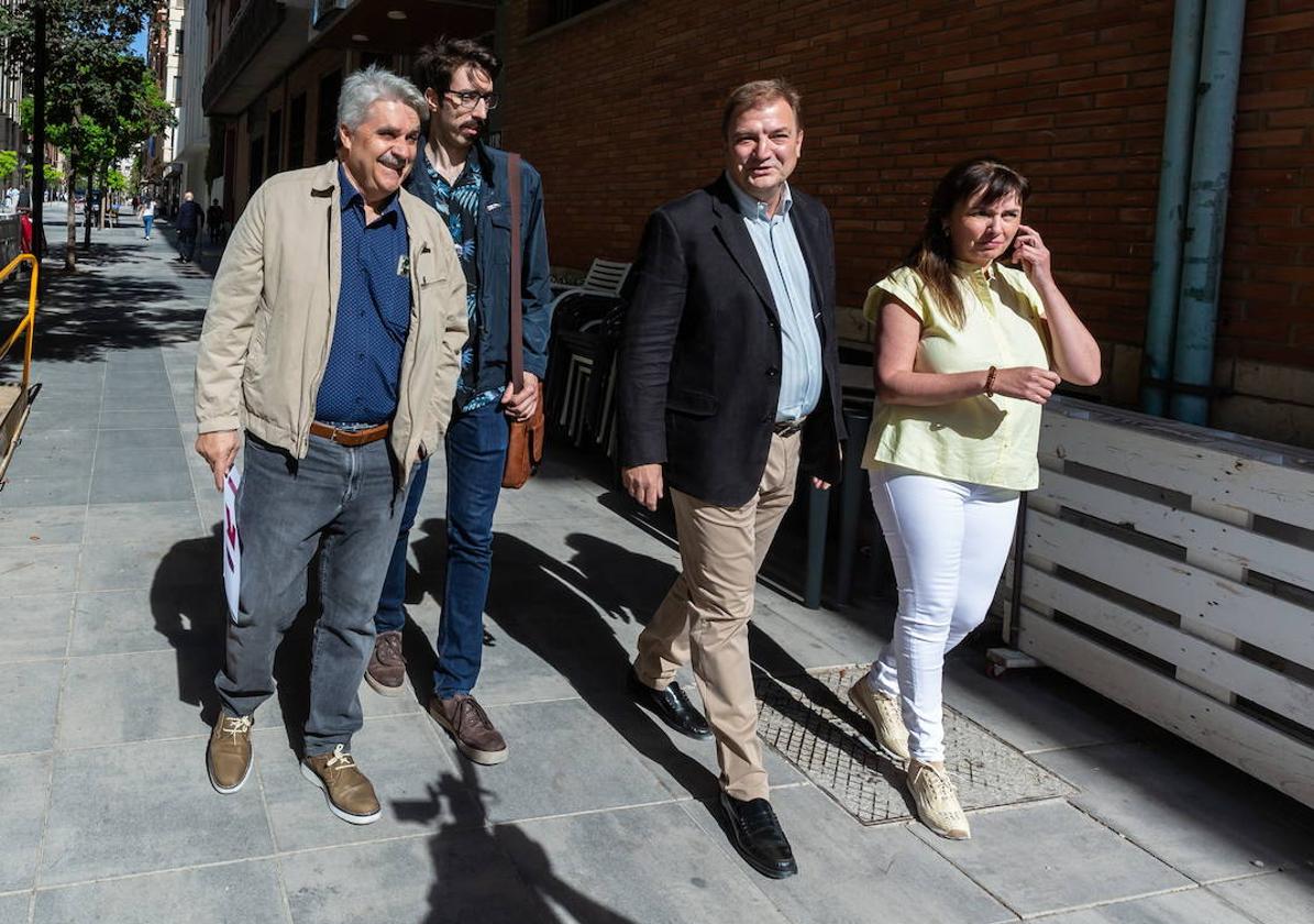 Alberto Bretón, junto a otros miembros de Por La Rioja.