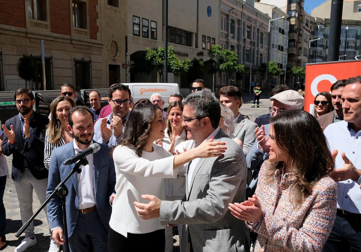 Visita de Inés Arrimadas a Logroño durante la campaña de 2019.