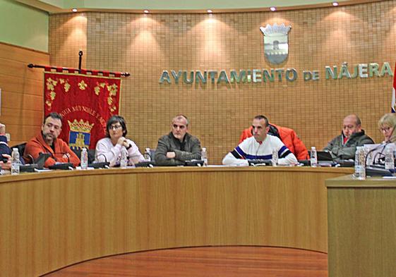 Olarte, en el centro, y Arza, a su derecha, durante un pleno.