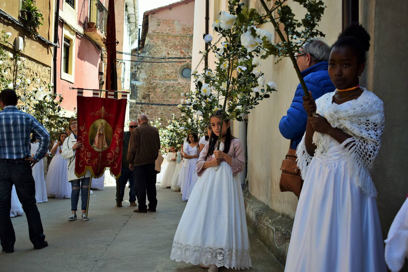 Las doncellas de Sorzano regresan a la Virgen del Roble