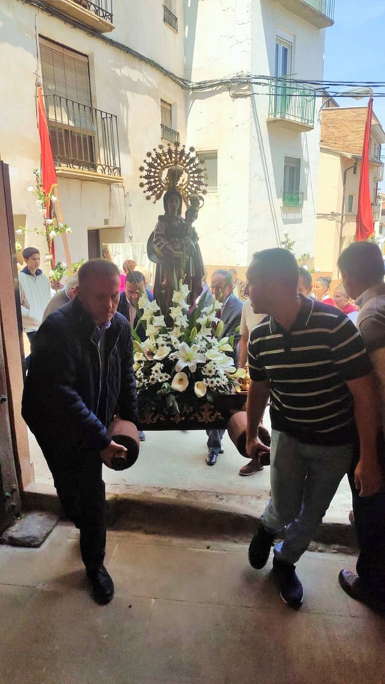 Las doncellas de Sorzano regresan a la Virgen del Roble