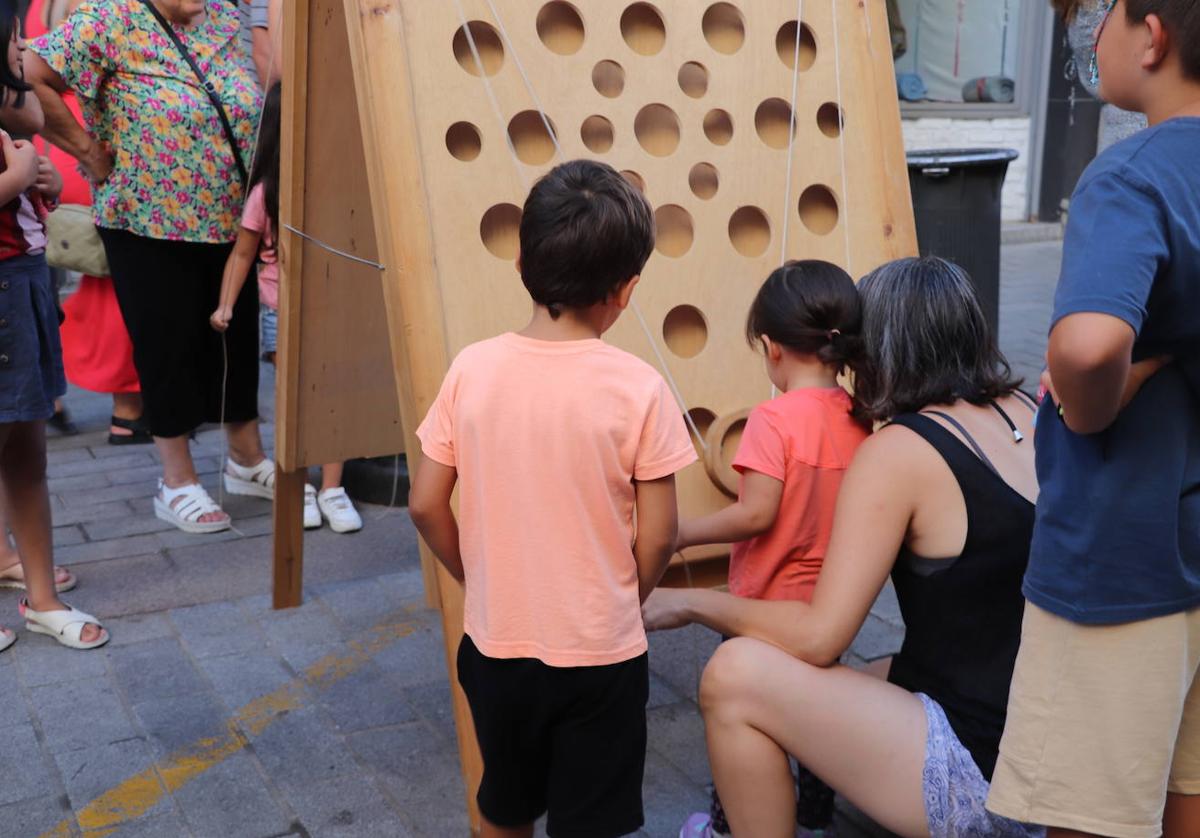 El programa pretende mejorar las relaciones de las familias riojanas