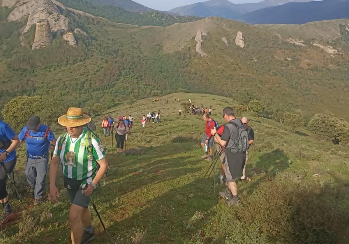 La marcha de Anguiano recorrió casi 23 kilómetros.