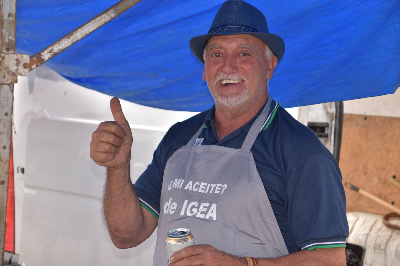 Reparto de tostadas por San Isidro, en Igea