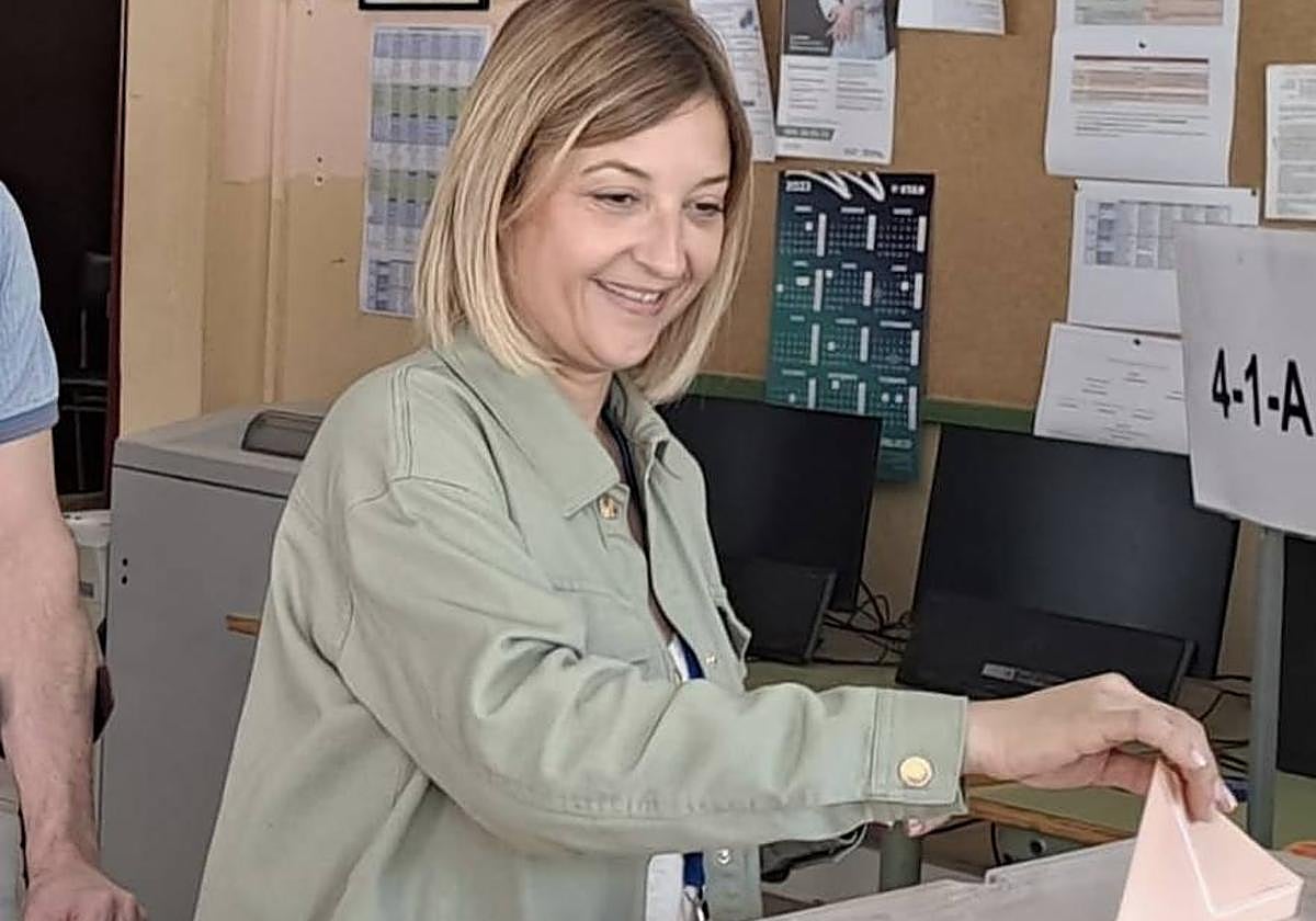 Guadalupe Fernández, ayer votando en Haro.