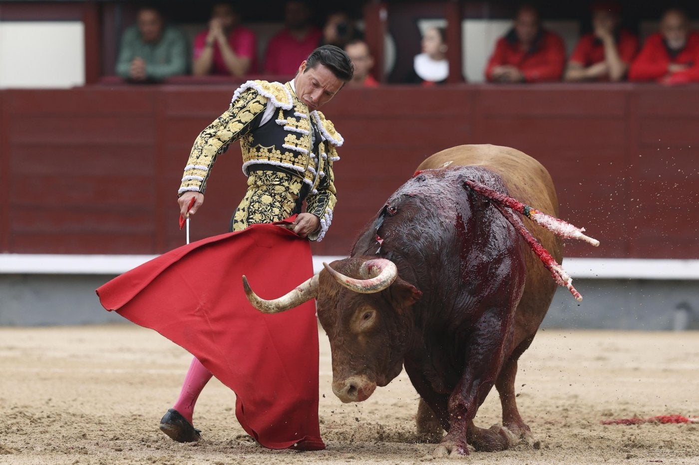 El diestro arnedano, ayer en una plaza prácticamente llena.