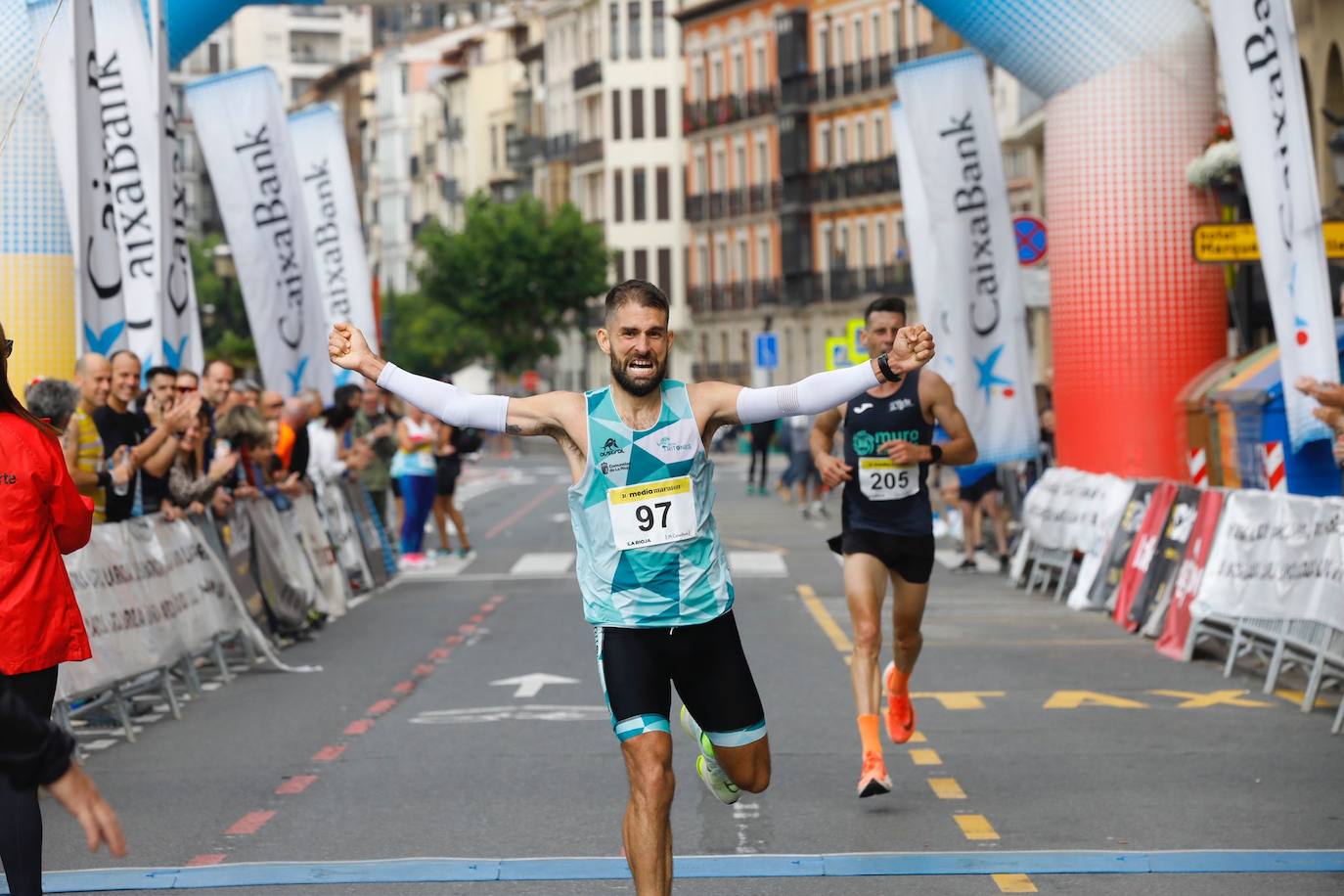 Los corredores llegan a la meta