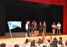 Después de los mítines de cada grupo de alumnos, ayer tuvo lugar un debate político en el auditorio municipal de Autol.