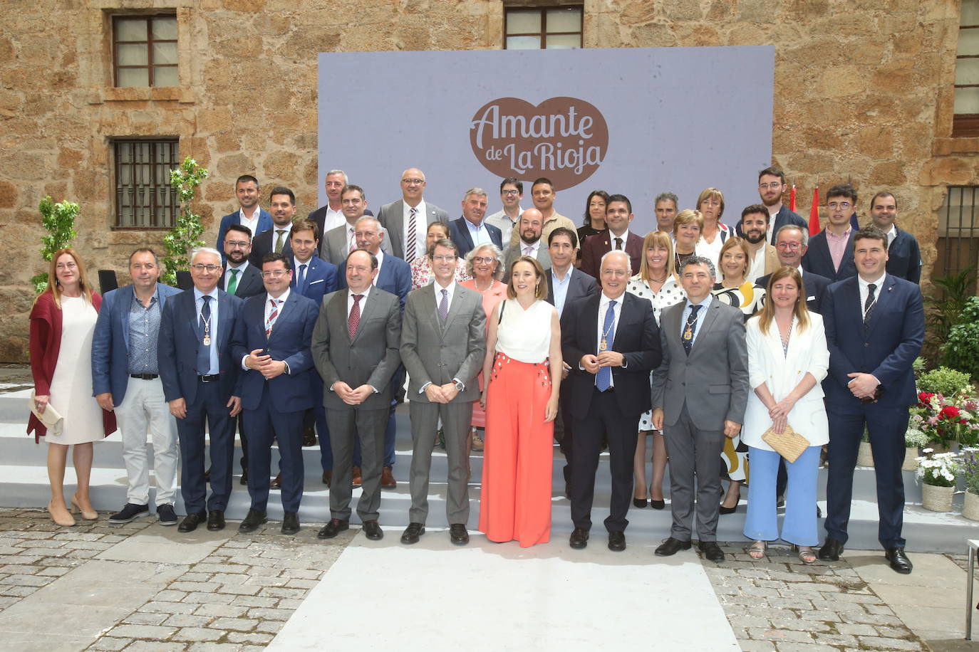 Foto de grupo de miembros del Partido Popular en San Millán.