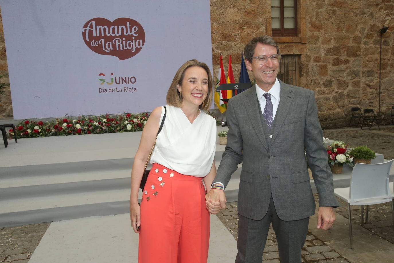 Cuca Gamarra, secretaria general del PP, y Gonzalo Capellán, presidente electo de La Rioja.