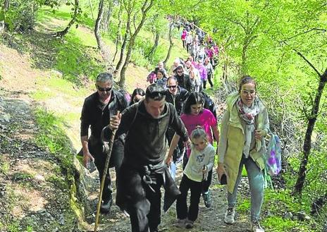 Imagen secundaria 1 - La Capitana sube a Valvanera 500 años después