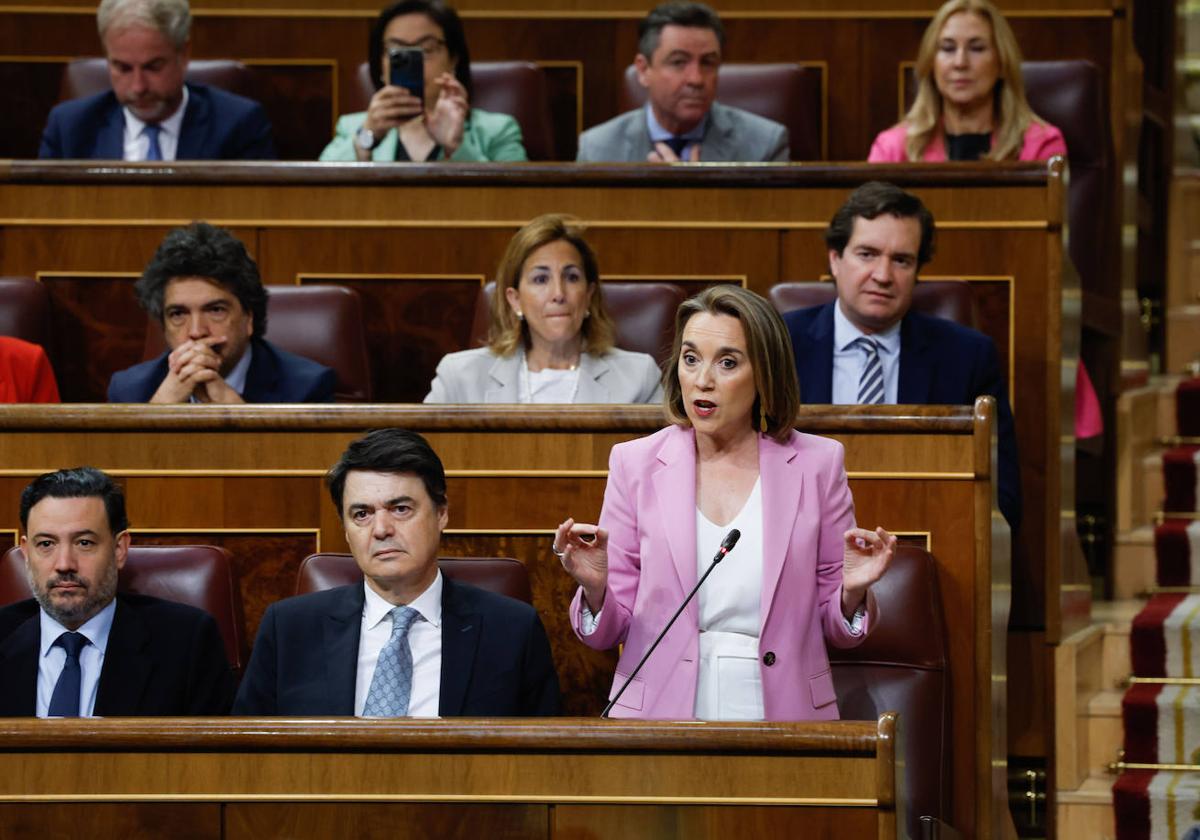 Cuca Gamarra, en una de sus últimas intervenciones en el Congreso, en la sesión de control al Gobierno de mayo.