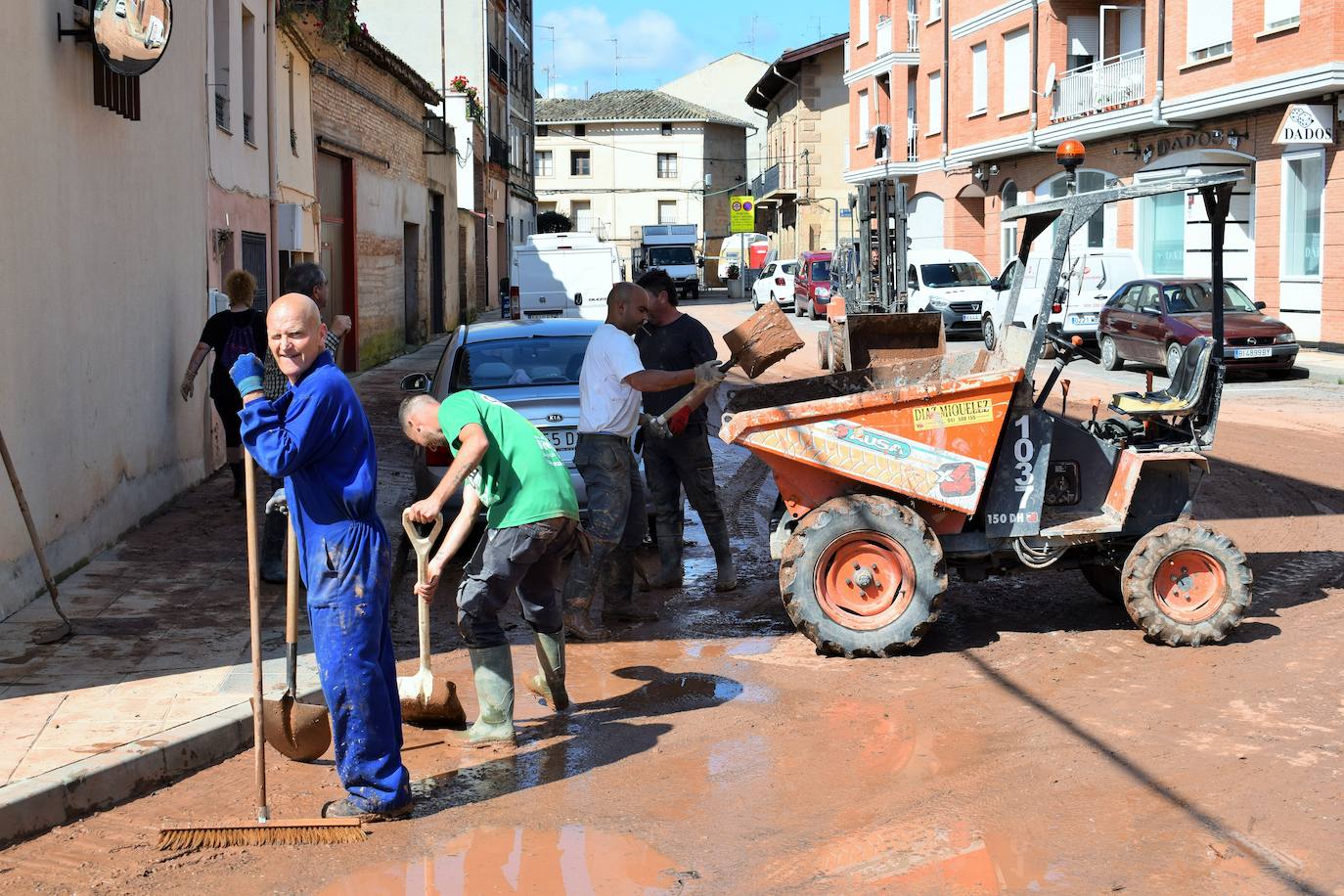 Las inundaciones afectaron a las calles de Fuenmayor