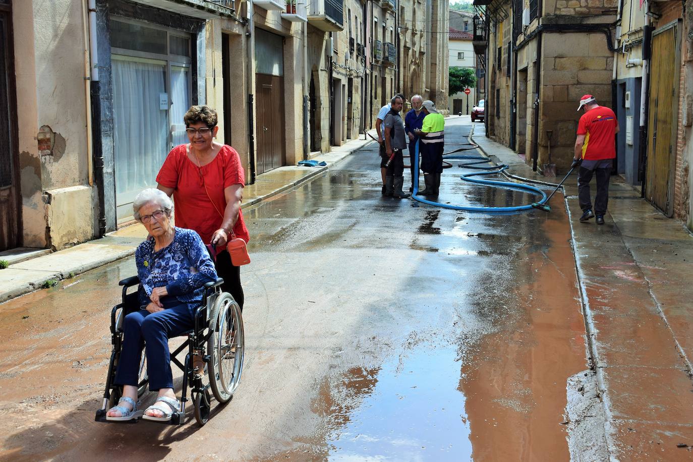 Las inundaciones afectaron a las calles de Fuenmayor