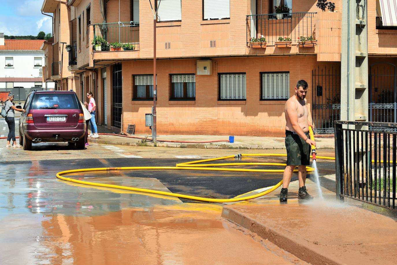 Las inundaciones afectaron a las calles de Fuenmayor