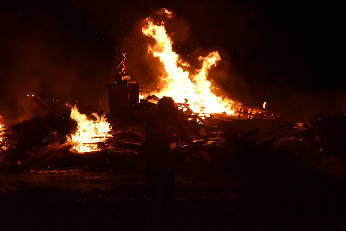 Hogueras en el barrio de La Estrella