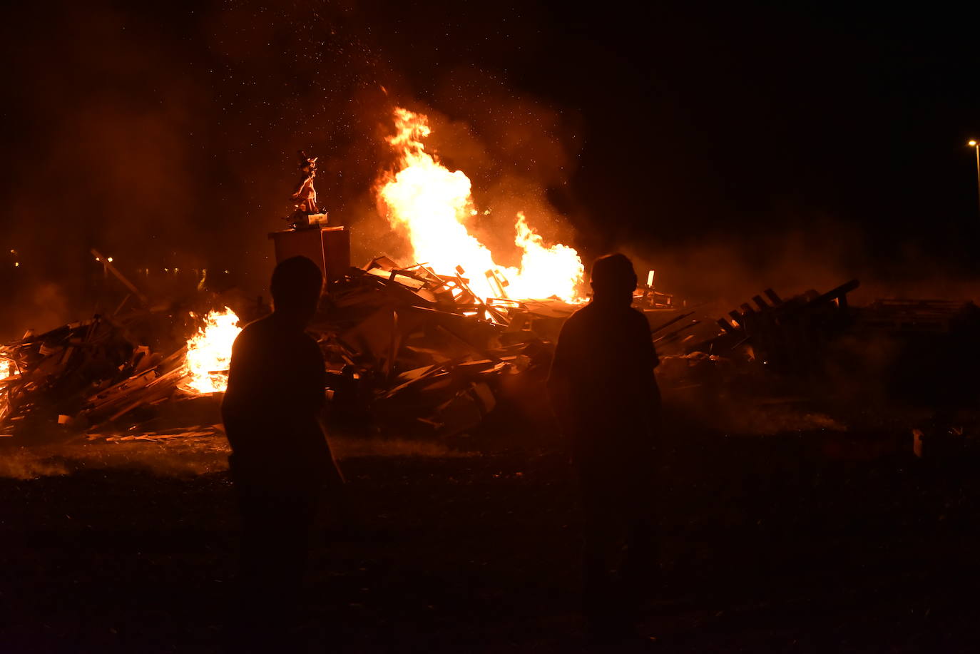 Hogueras en el barrio de La Estrella