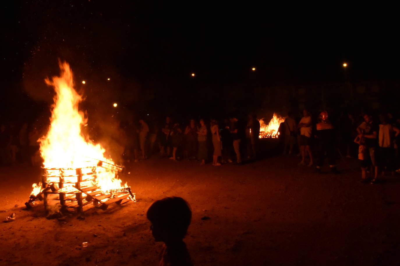 Hogueras en el barrio de Yagüe