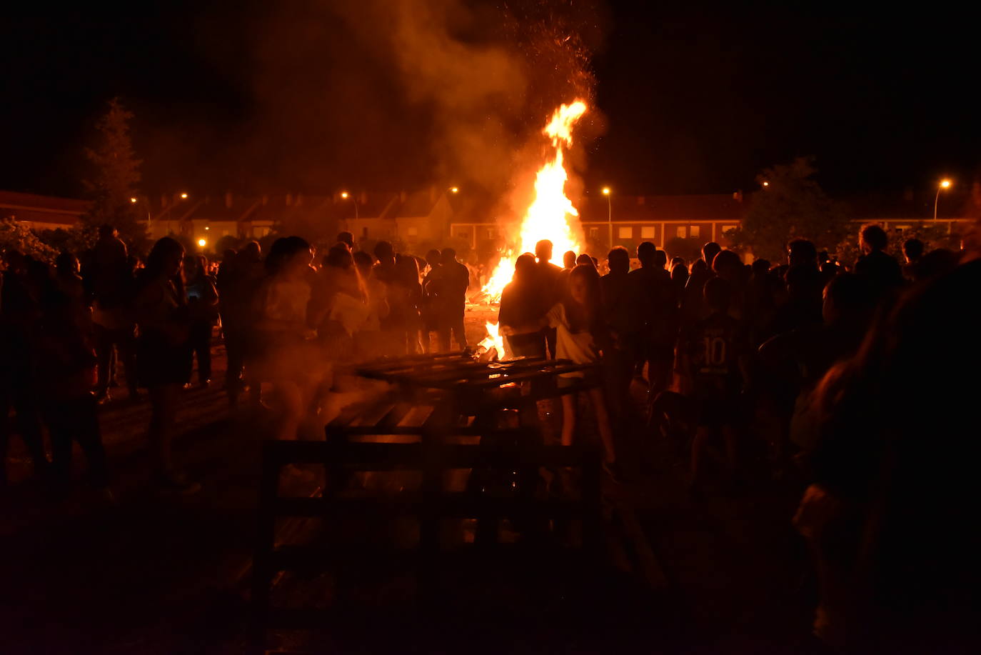 Hogueras en el barrio de Yagüe