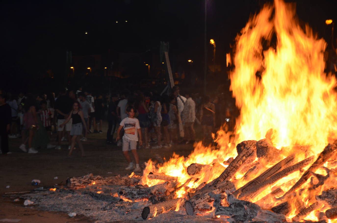 Calahorra disfruta con las hogueras de San Juan