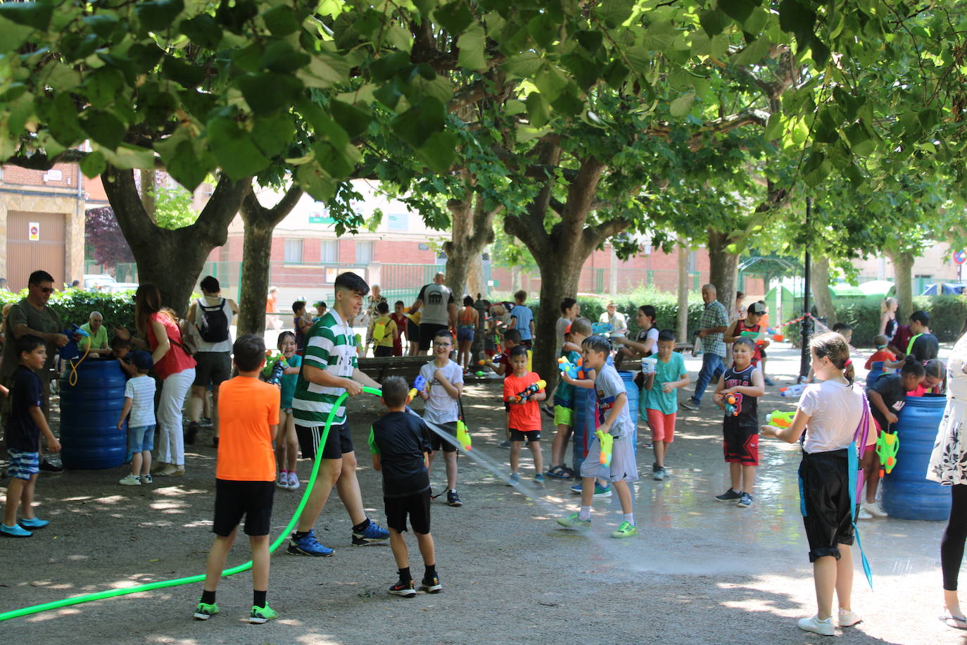 Chiquivueltas y guerra de agua en las fiestas de Nájera