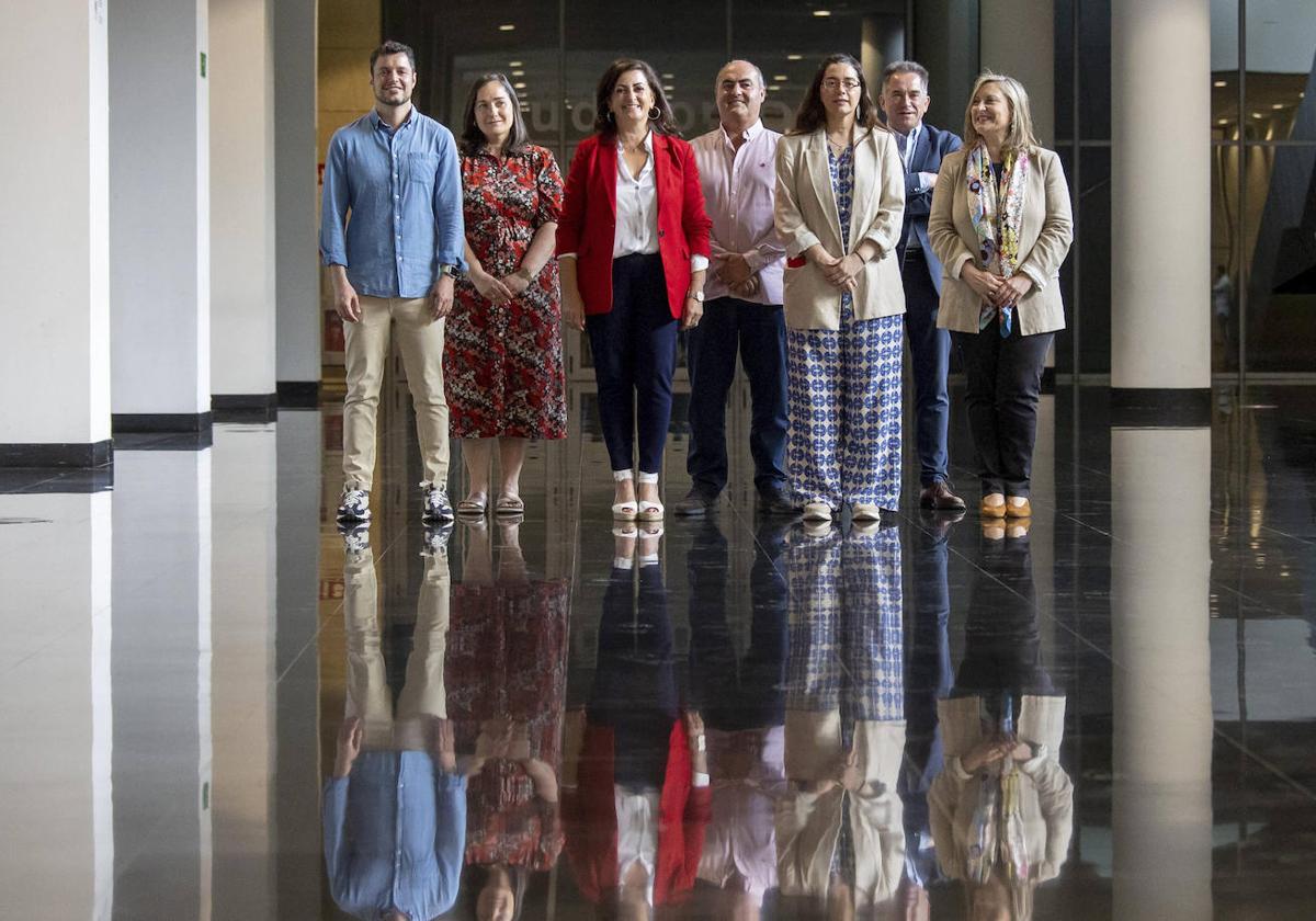 Candidatura del PSOE a las Cortes, con Eloy Madorrán segundo por la derecha.