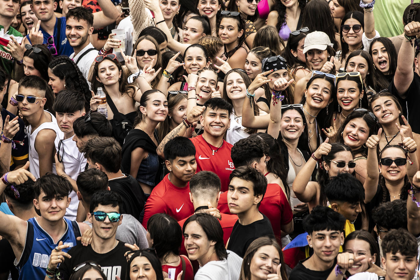 El público del Holika se entrega en el arranque del festival