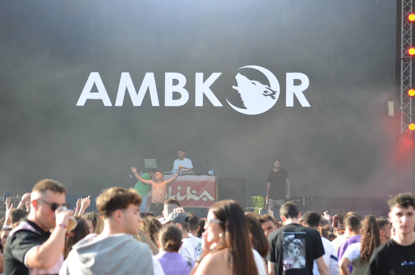 La jornada del viernes por la tarde en el Holika