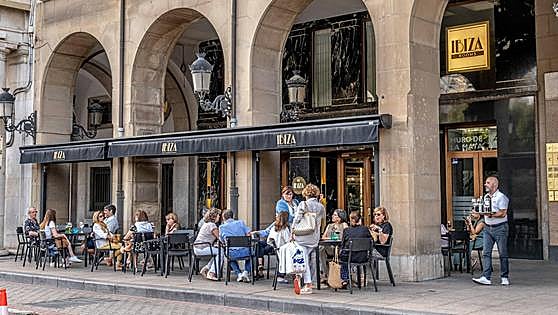 Una terraza con solera en el corazón de Logroño