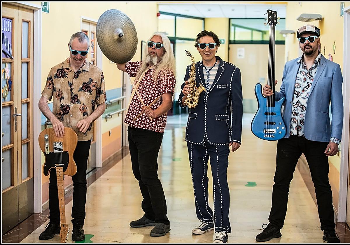 Los cuatro integrantes de 'Capitán corchea'.